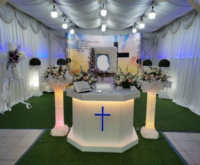 ChristianGallery5 Christian funeral with a sunset themed lights