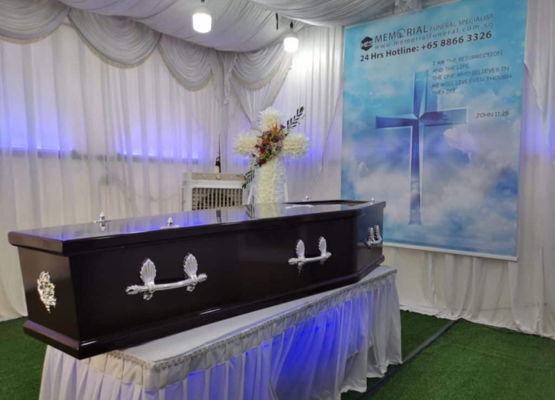 AOFA1643 Simple Christian Funeral With Blue Cross Backdrop