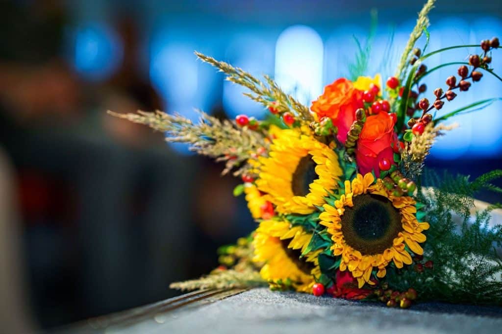 vibrant sunflower bouquet